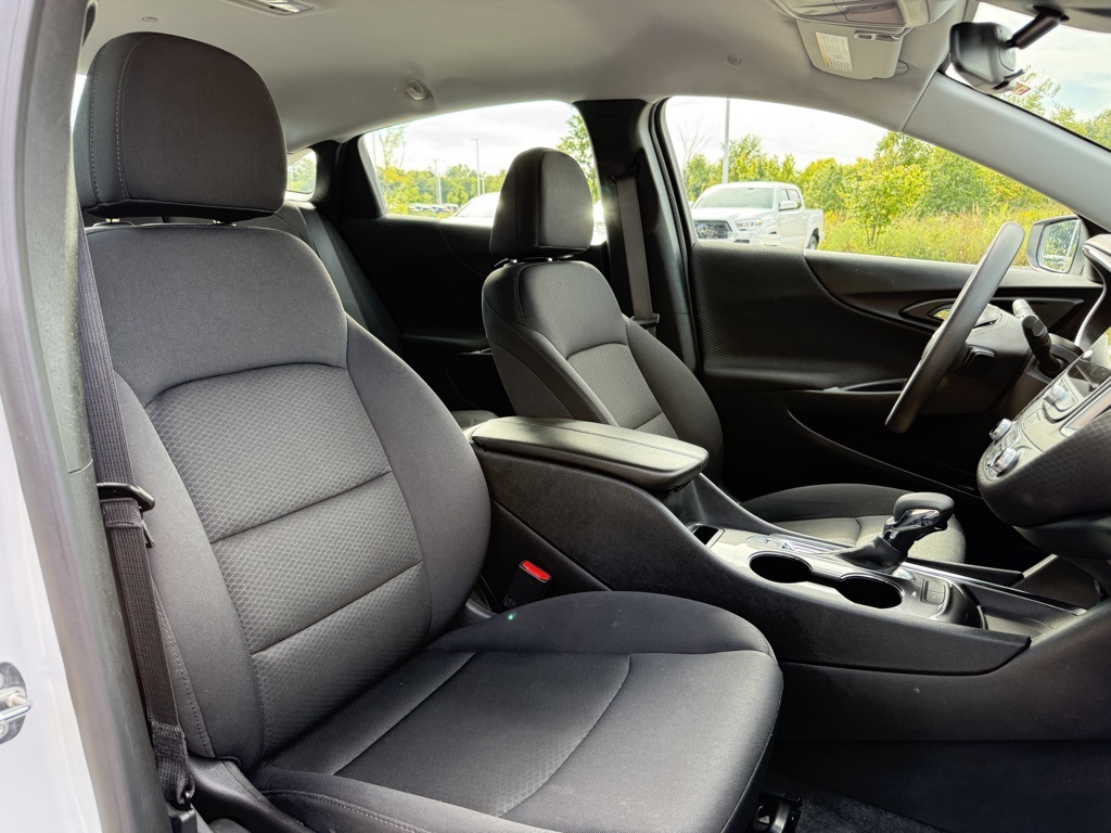 2024 Chevrolet Malibu 1LT photo 24