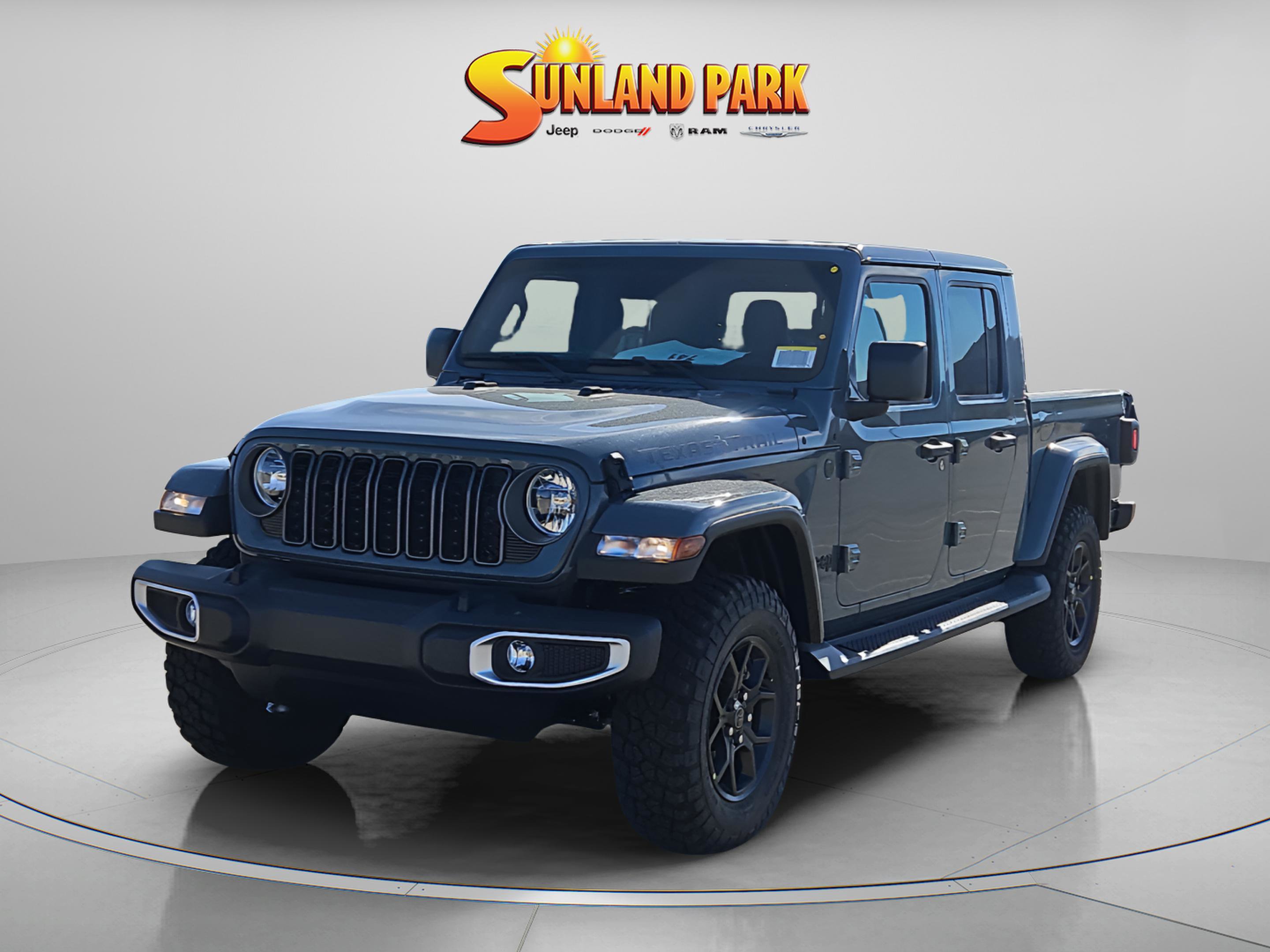 2026 Jeep Gladiator Texas Trail photo 2