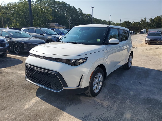 2025 Kia Soul S photo 3