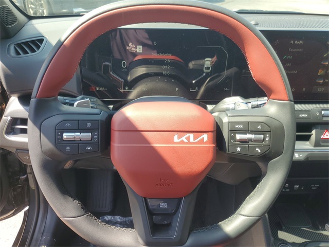 2025 Kia K4 GT-Line photo 13