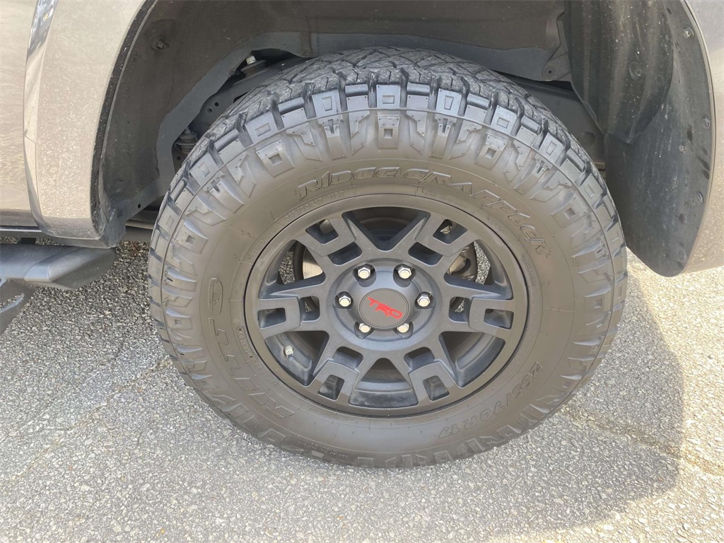 2022 Toyota 4Runner SR5 photo 6