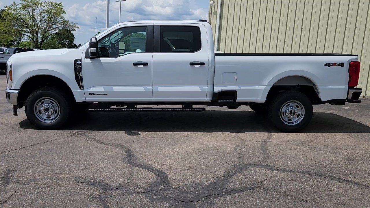 2025 Ford F-250 XL photo 2