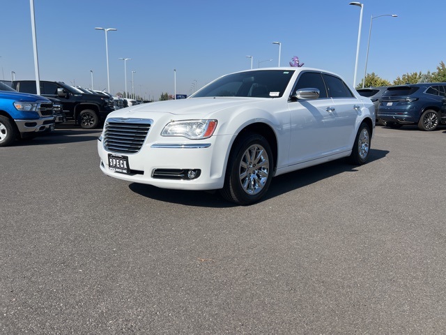 2012 Chrysler 300 Limited photo 3