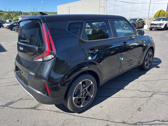 2025 Kia Soul EX photo 3