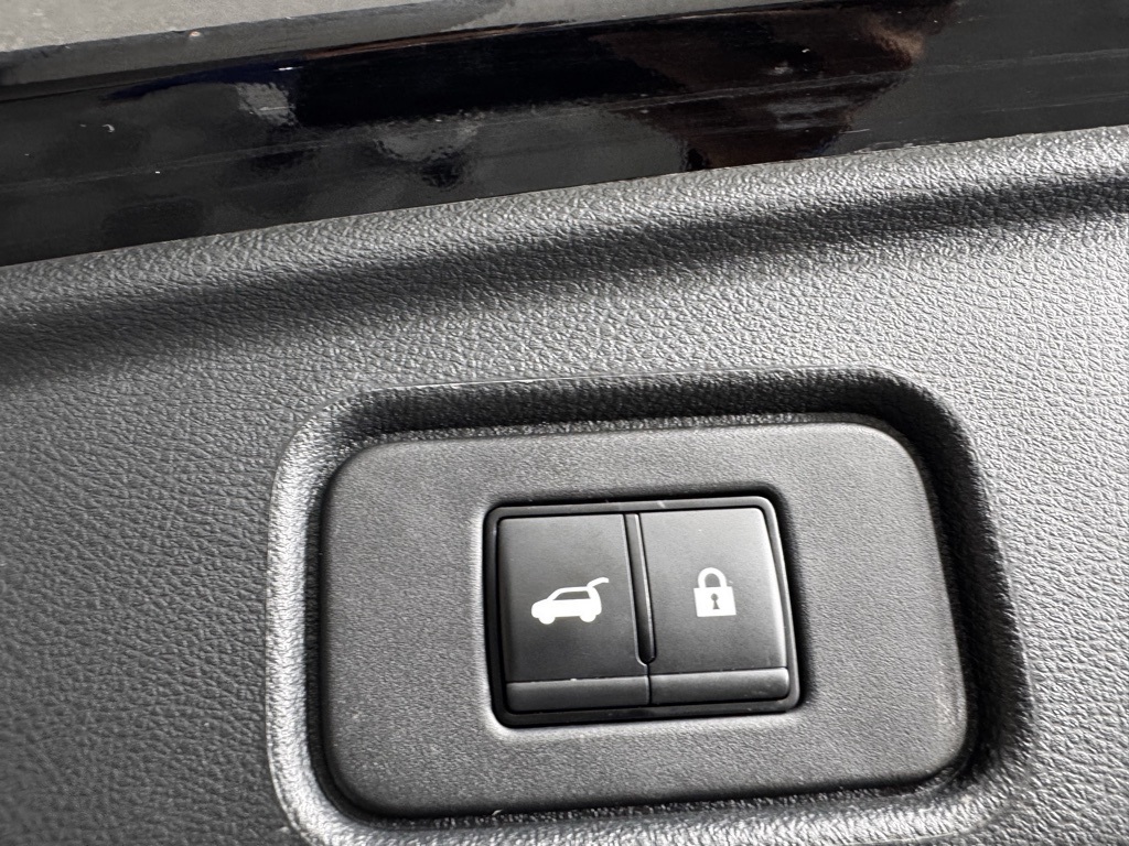 2023 Nissan Pathfinder SL photo 21