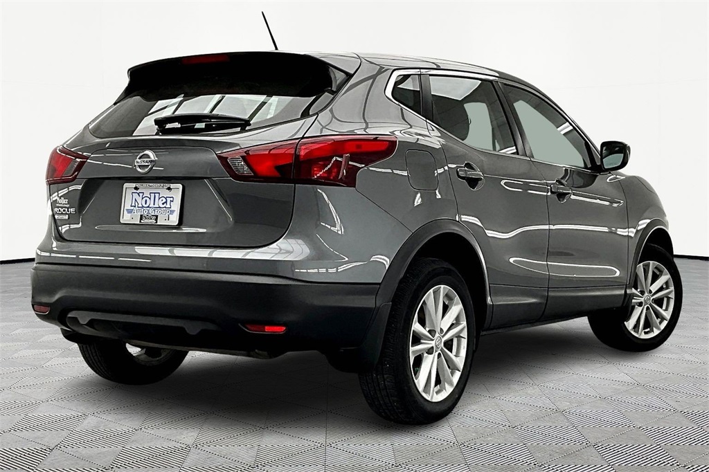 Used 2018 Nissan Rogue Sport S with VIN JN1BJ1CP2JW153940 for sale in Kansas City