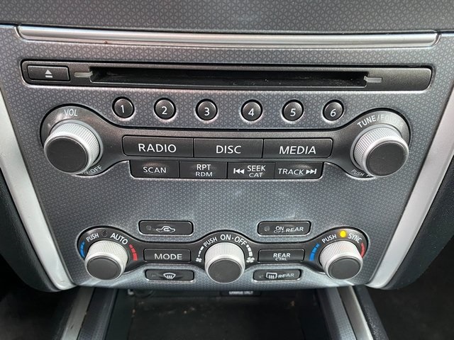 2019 Nissan Pathfinder SL photo 13