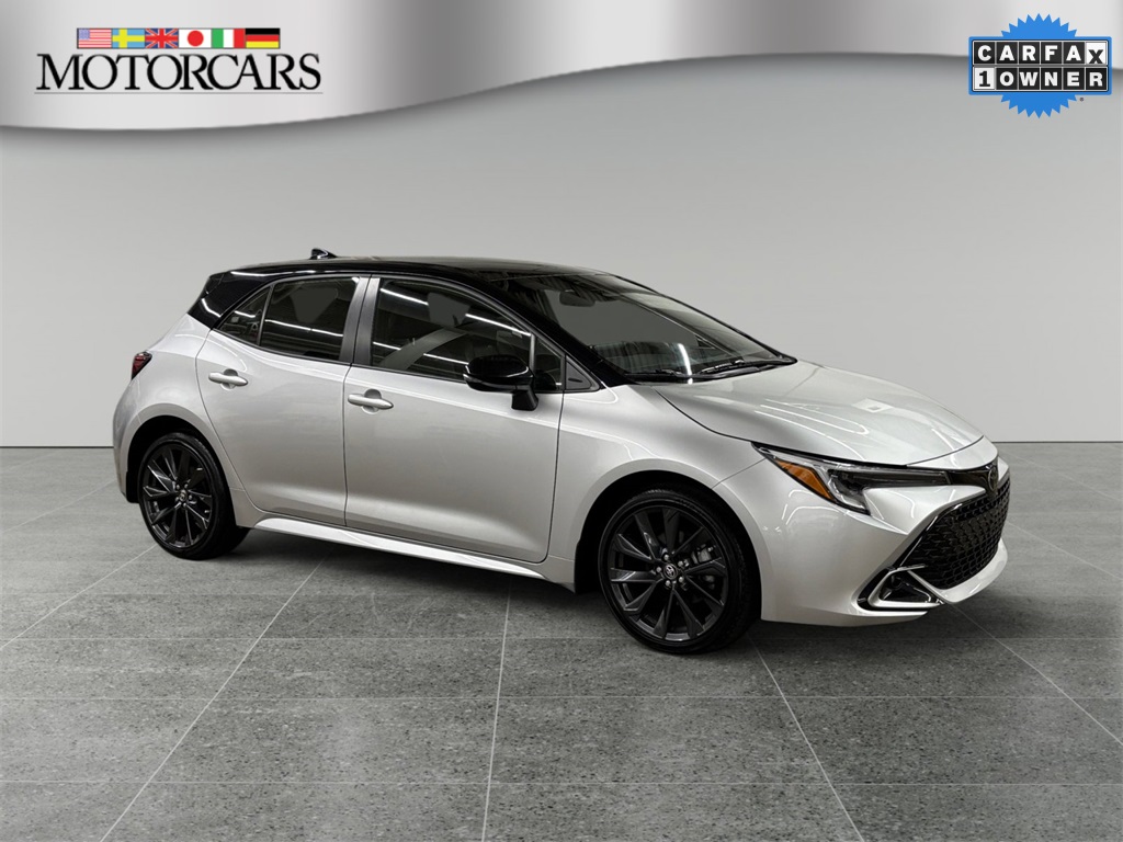 2023 Toyota Corolla Hatchback XSE's photo