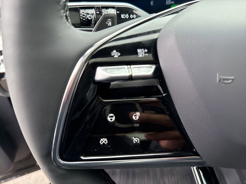2025 Cadillac Lyriq Sport photo 18