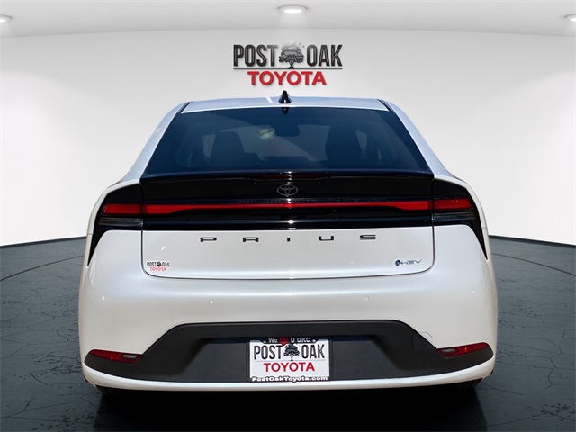 2026 Toyota Prius LE photo 7