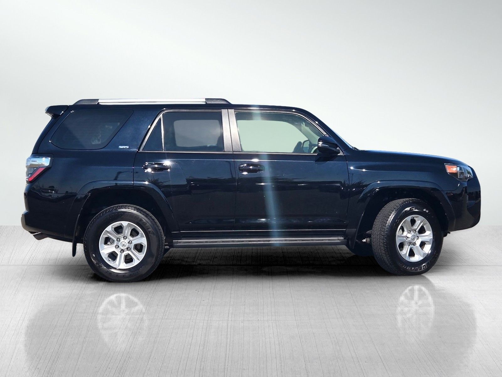 2024 Toyota 4Runner SR5 Premium 4WD photo 3