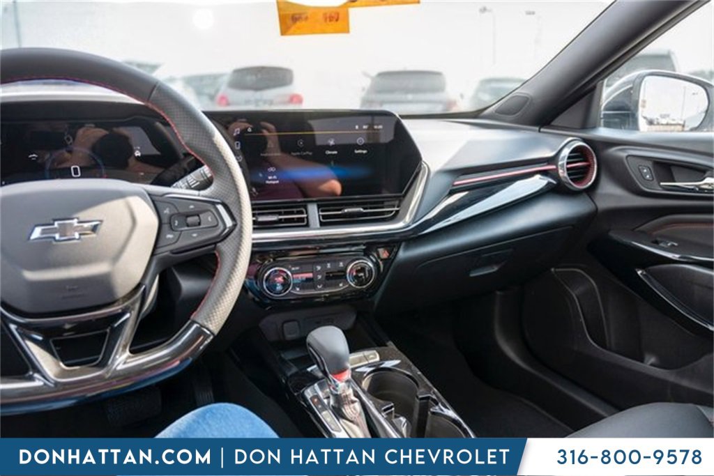 2025 Chevrolet Trax photo 12