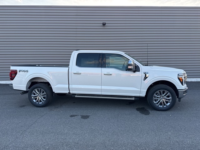2025 Ford F-150 Lariat photo 2