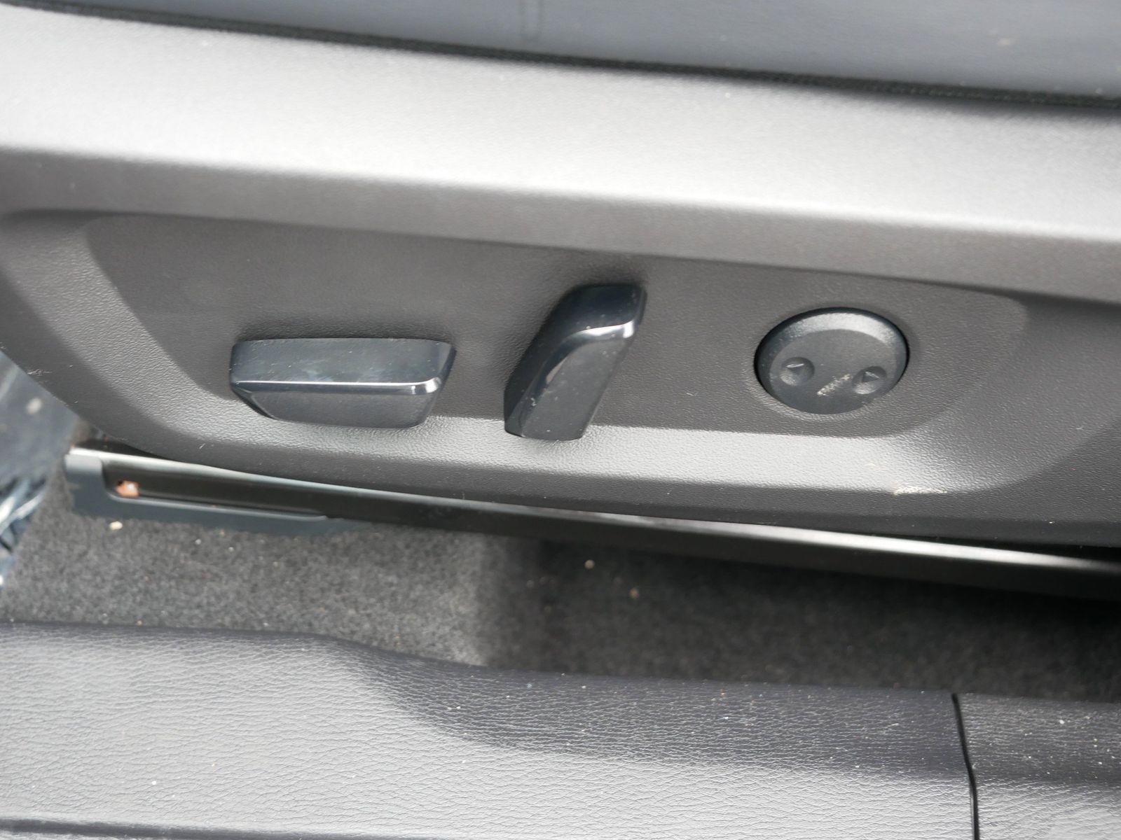 2024 Mitsubishi Outlander SE photo 11