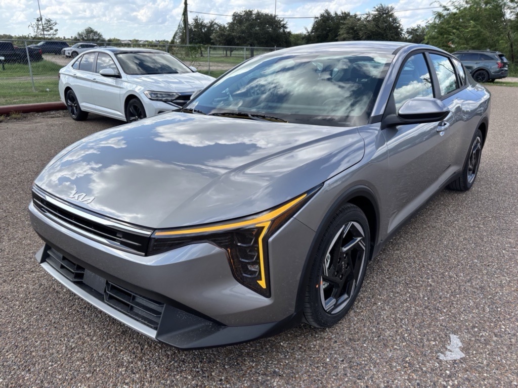 2025 Kia K4 EX photo 3