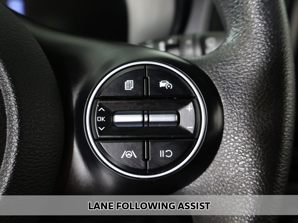 2023 Kia Soul LX photo 3