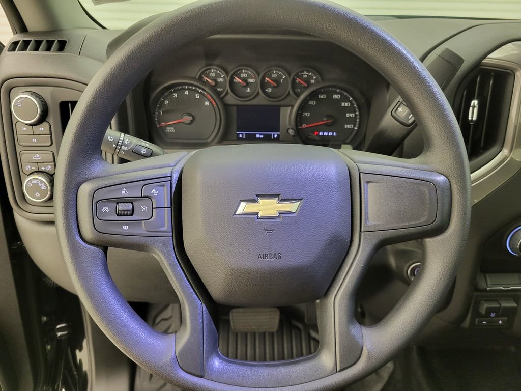 2025 Chevrolet Silverado 2500HD photo 2
