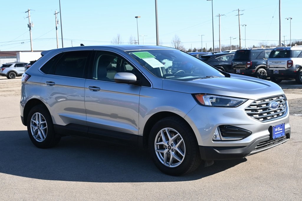 2022 Ford Edge SEL photo 6