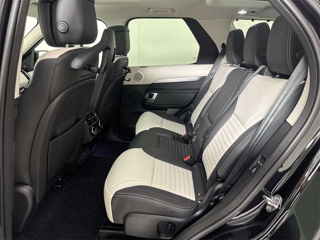 2025 Land Rover Discovery SE photo 20