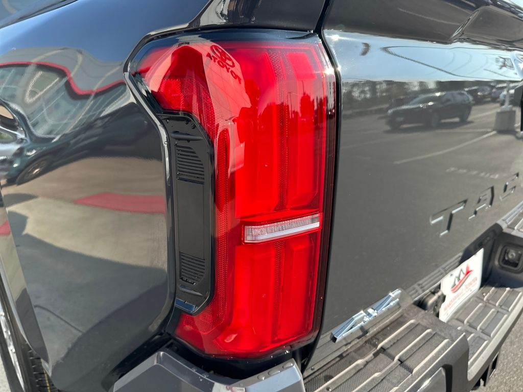 2025 Toyota Tacoma SR5 4x4 Double Cab photo 10
