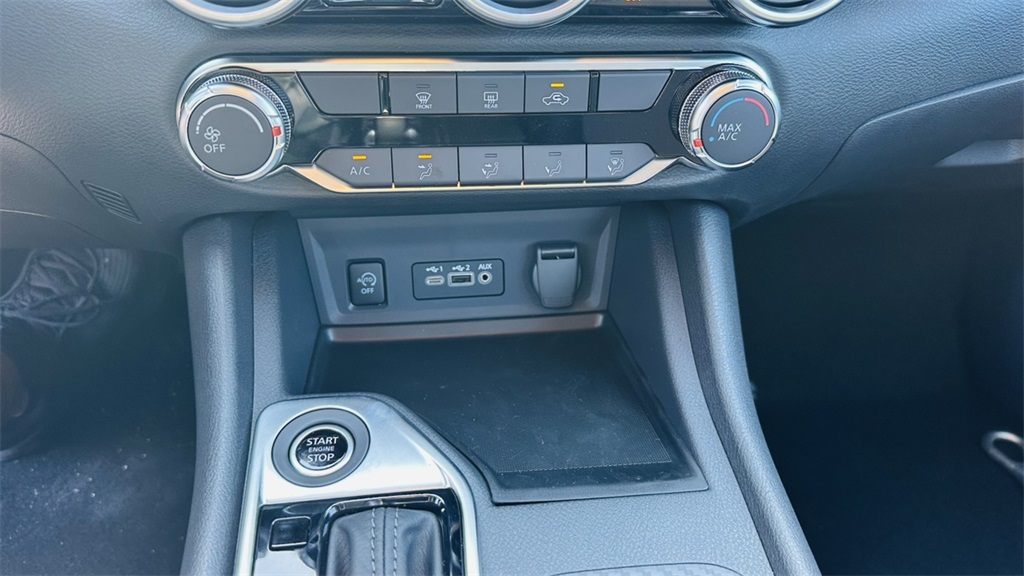 2025 Nissan Sentra SV photo 23