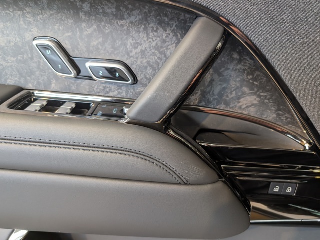 2025 Land Rover Range Rover Sport SE photo 5