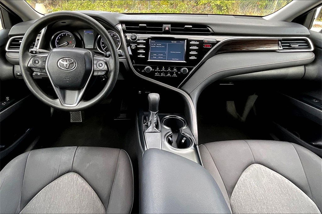 2019 Toyota Camry LE photo 14