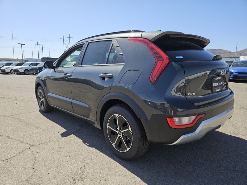 2025 Kia Niro EX photo 4