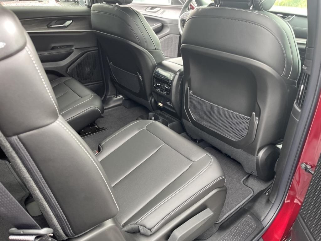 2025 Jeep Grand Cherokee Limited photo 28