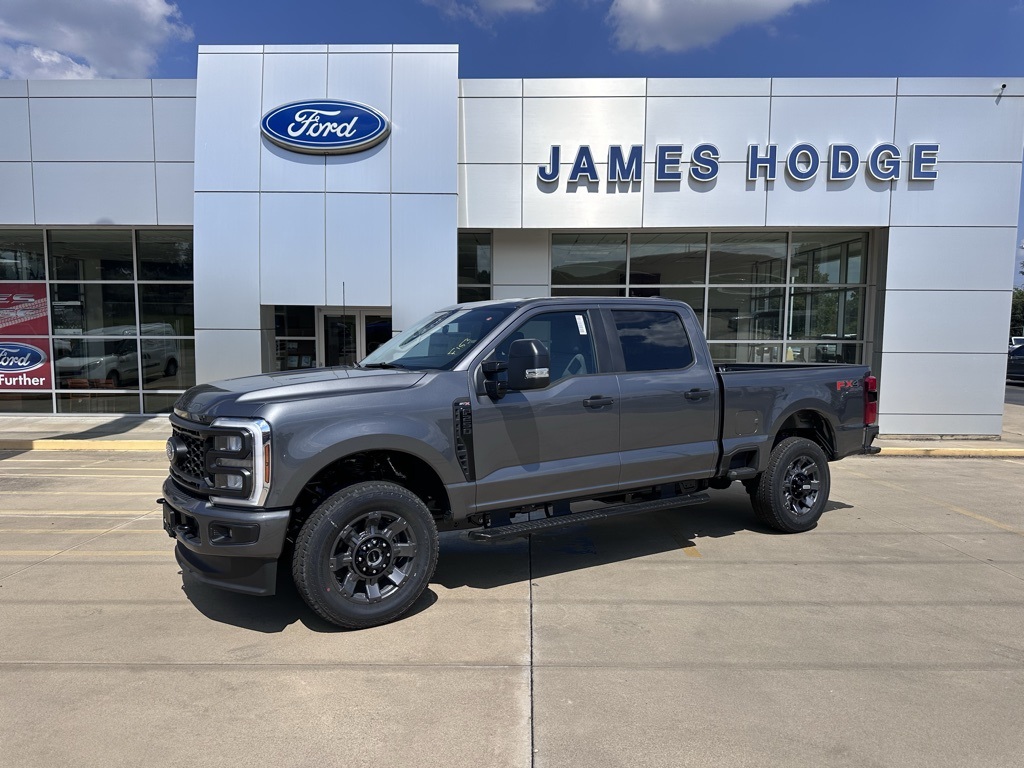 2026 Ford F-250 Super Duty XL's photo