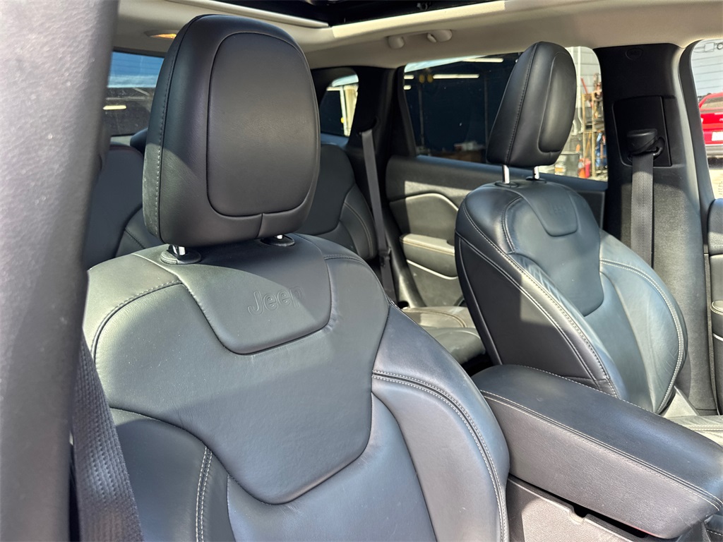 2017 Jeep Cherokee Limited photo 3