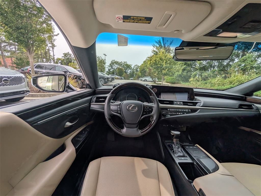 2019 Lexus ES 350 photo 4