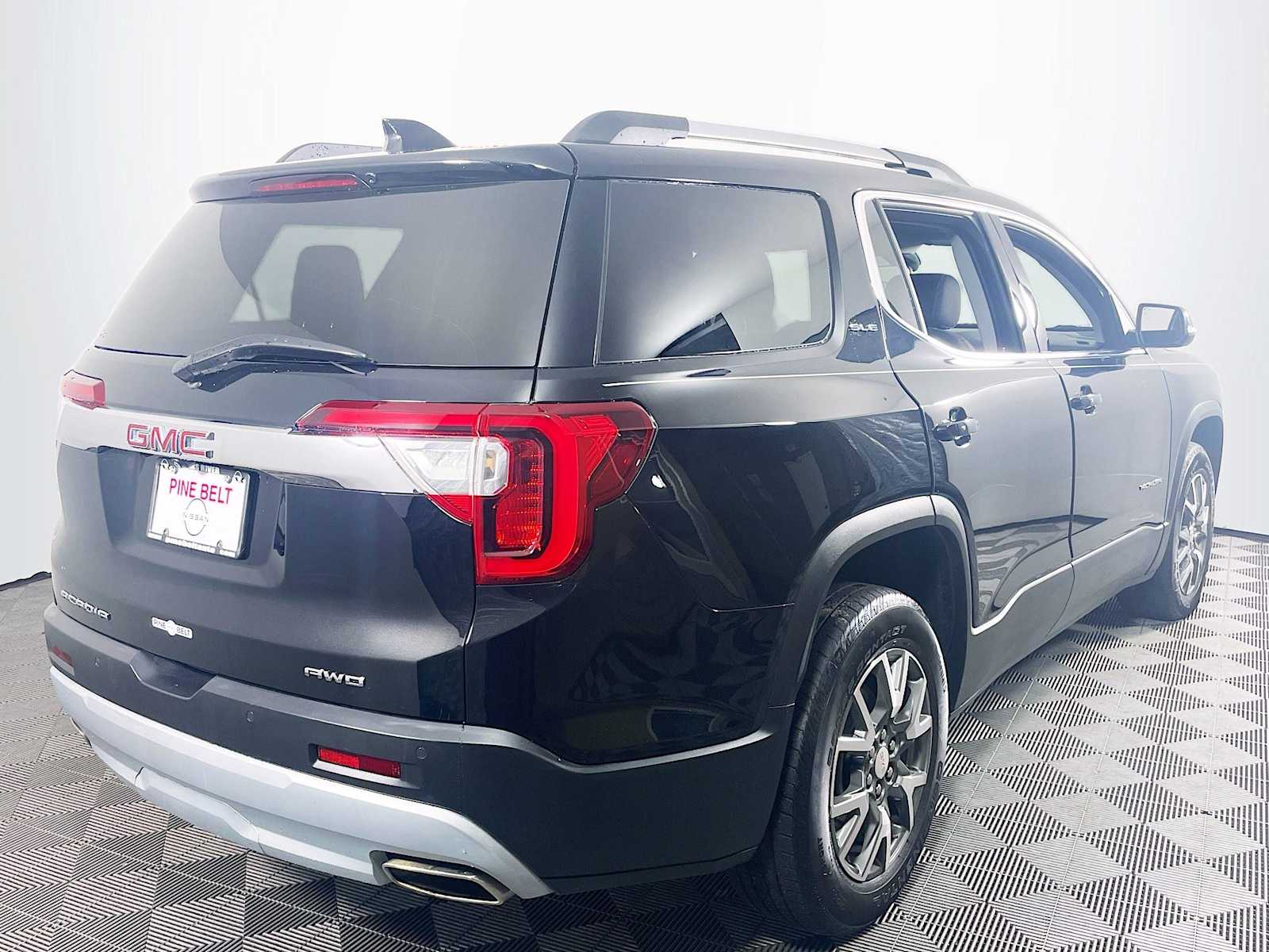 2022 Gmc Acadia SLE photo 4