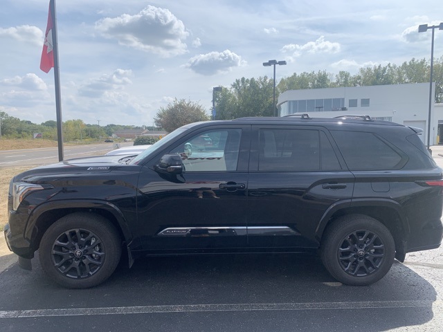 2025 Toyota Sequoia Platinum photo 2