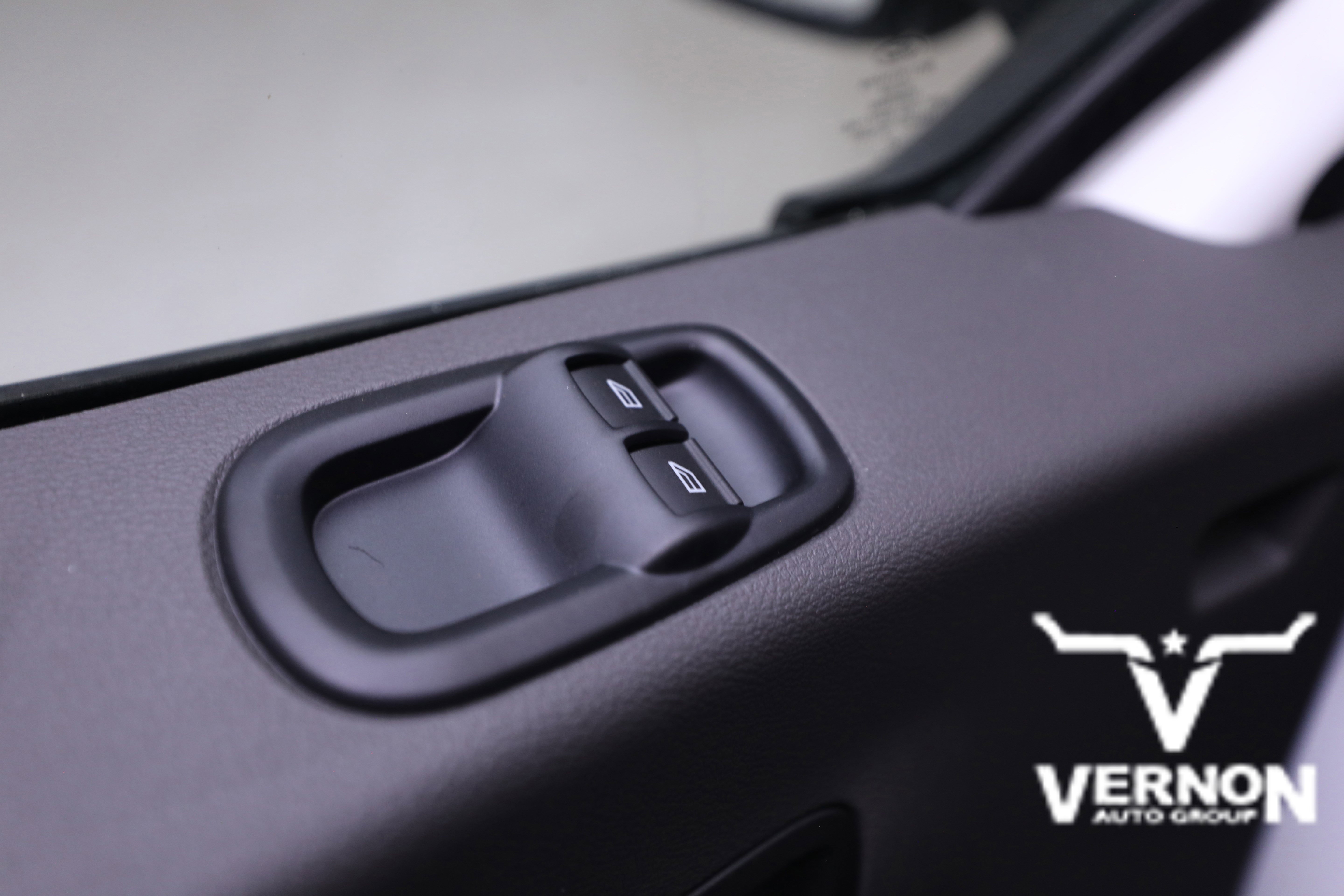 2025 Ford Transit Passenger Van XLT photo 4