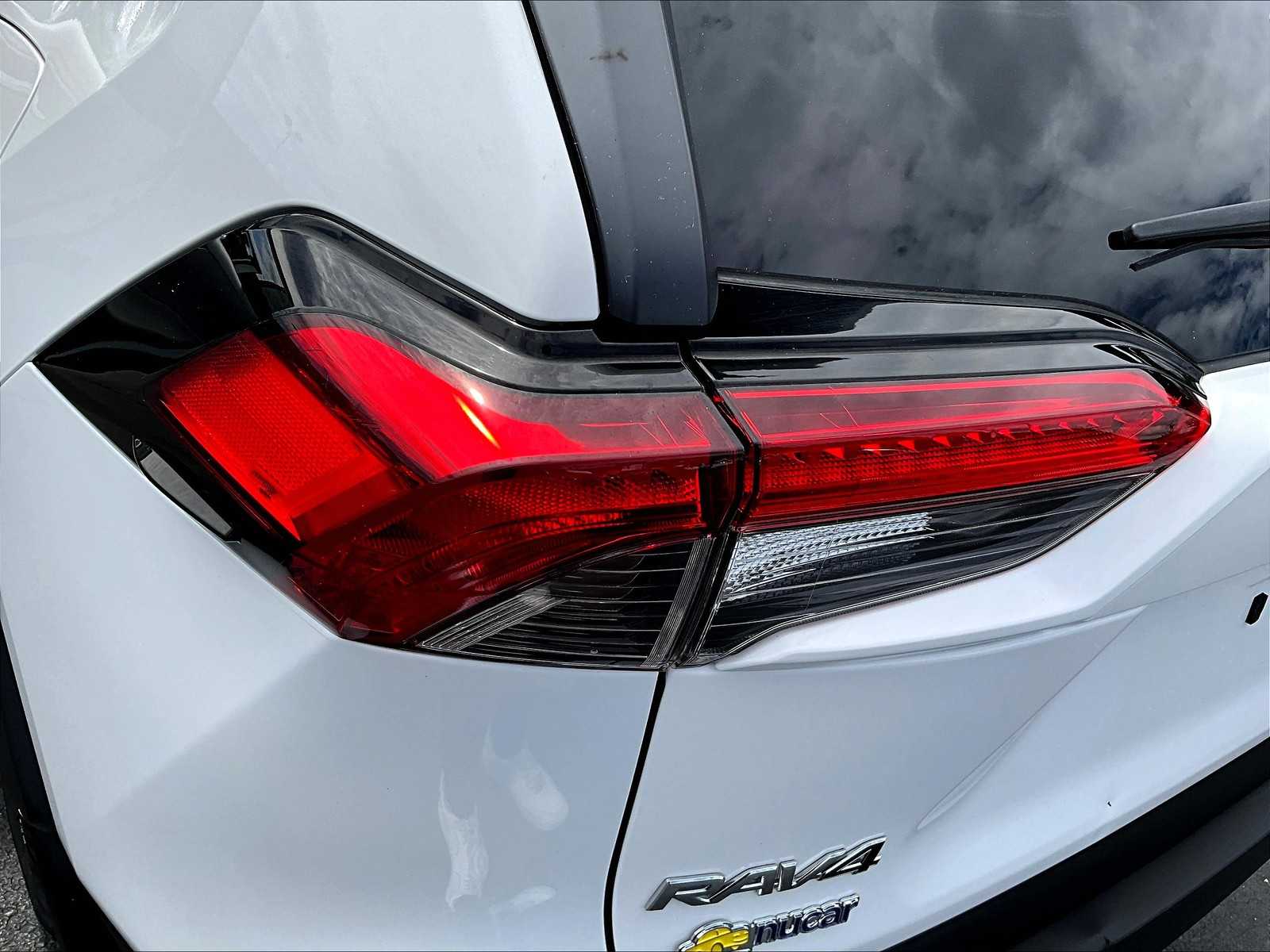 2023 Toyota RAV4 XLE photo 31