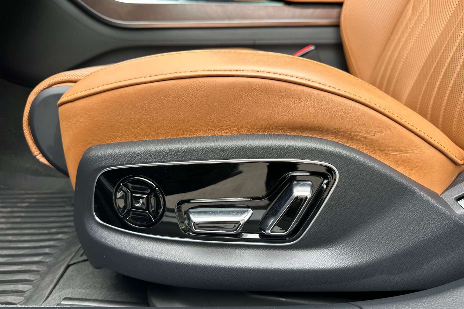 2024 Audi A8 L 55 TFSI Quattro photo 14