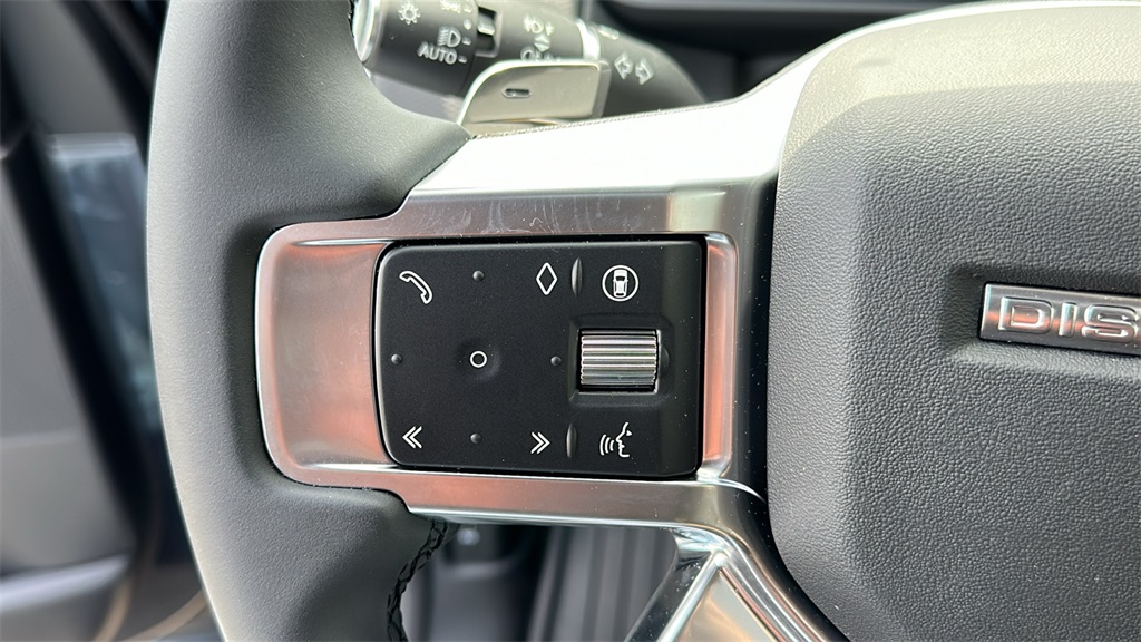 2025 Land Rover Discovery SE photo 14