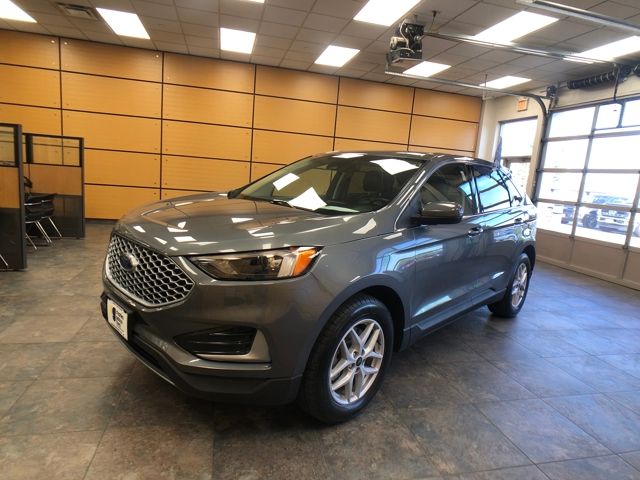 2024 Ford Edge SEL photo 4