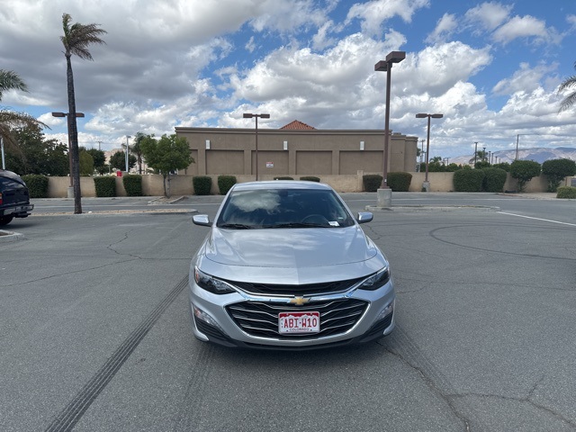 2022 Chevrolet Malibu 1LT photo 2