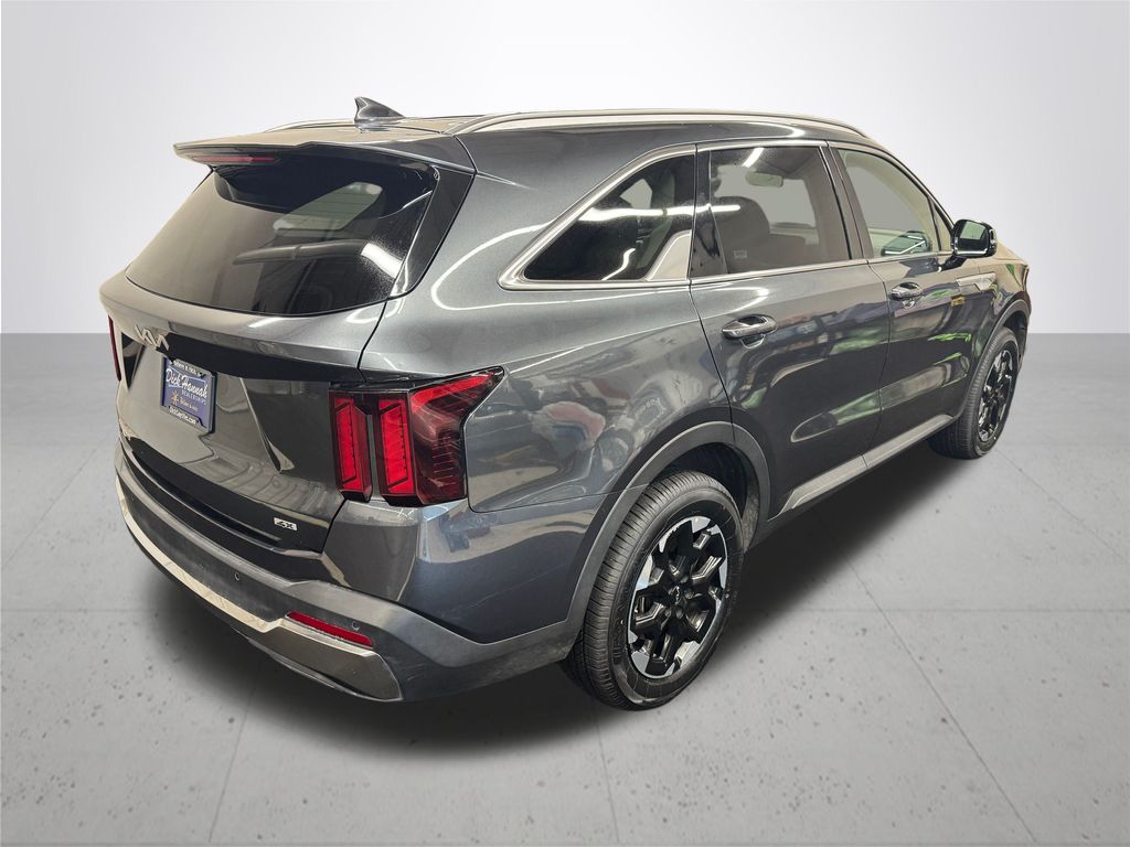 2024 Kia Sorento S photo 7