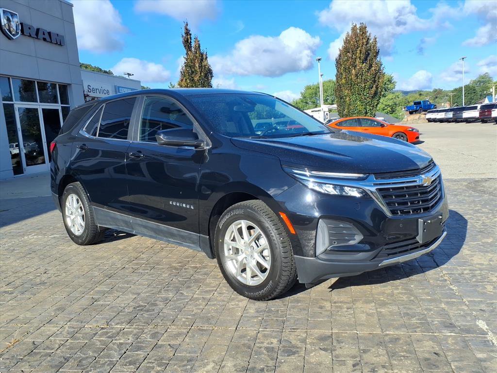 2022 Chevrolet Equinox LT photo 3