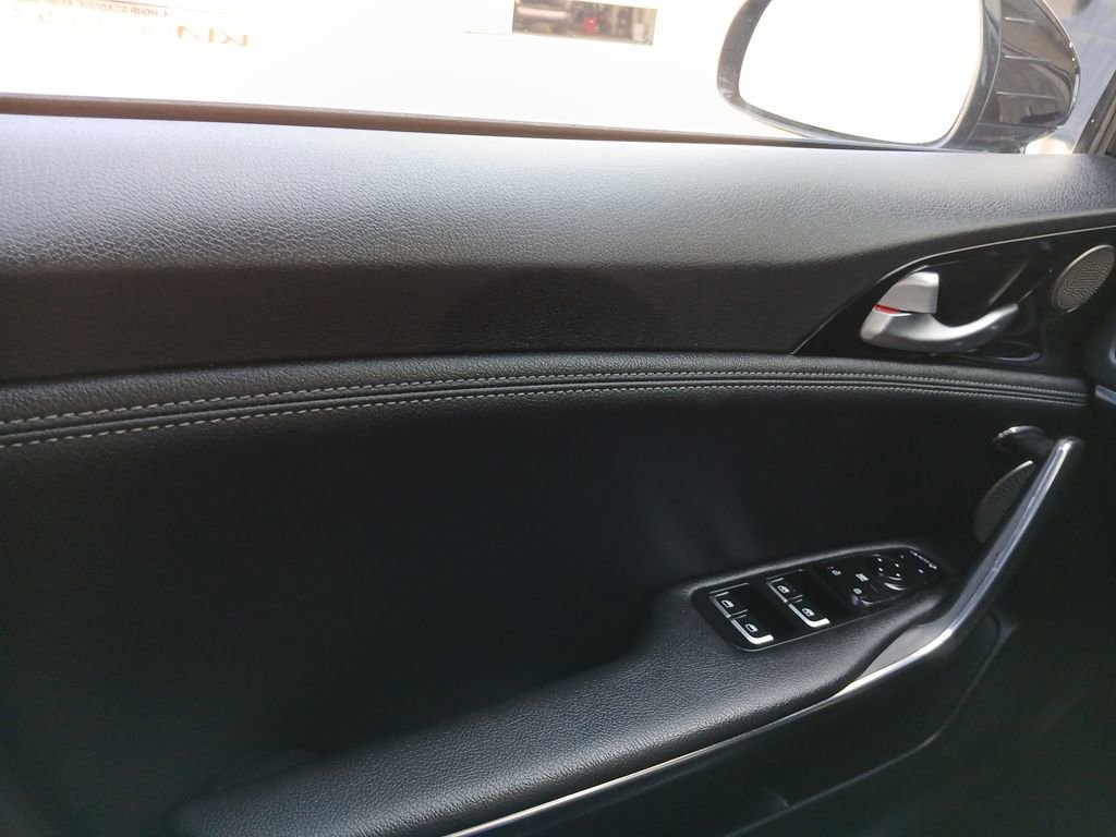 2023 Kia Stinger GT-Line photo 23