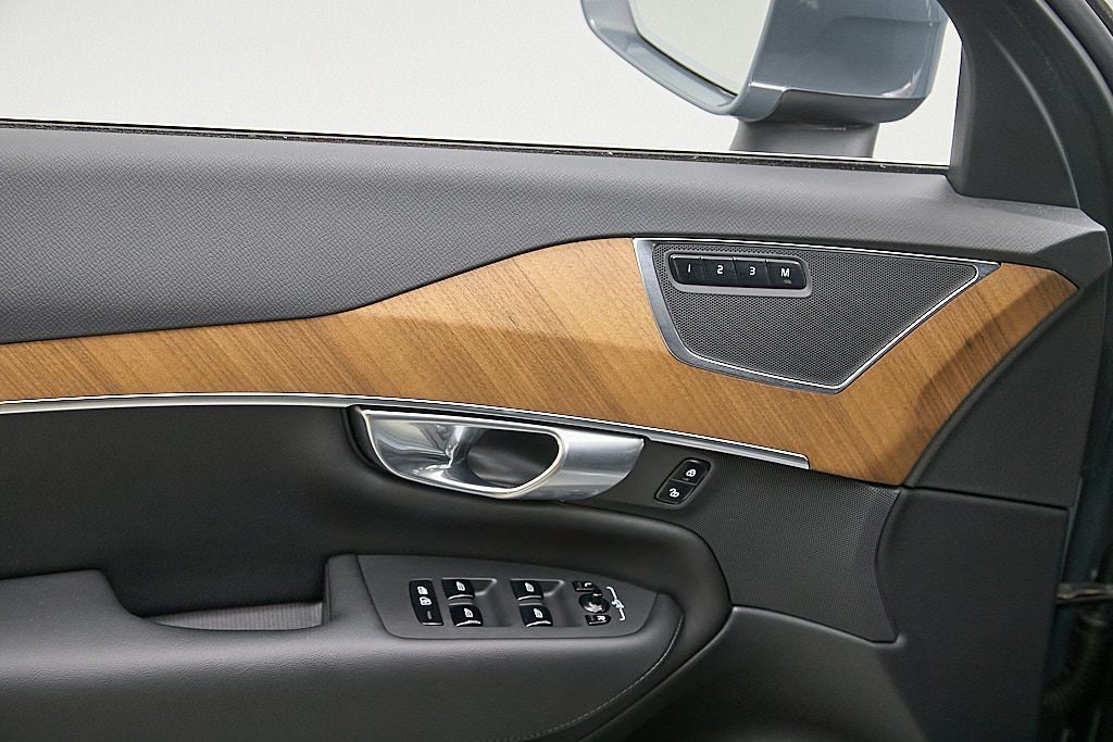 2023 VOLVO XC90 - Image 11