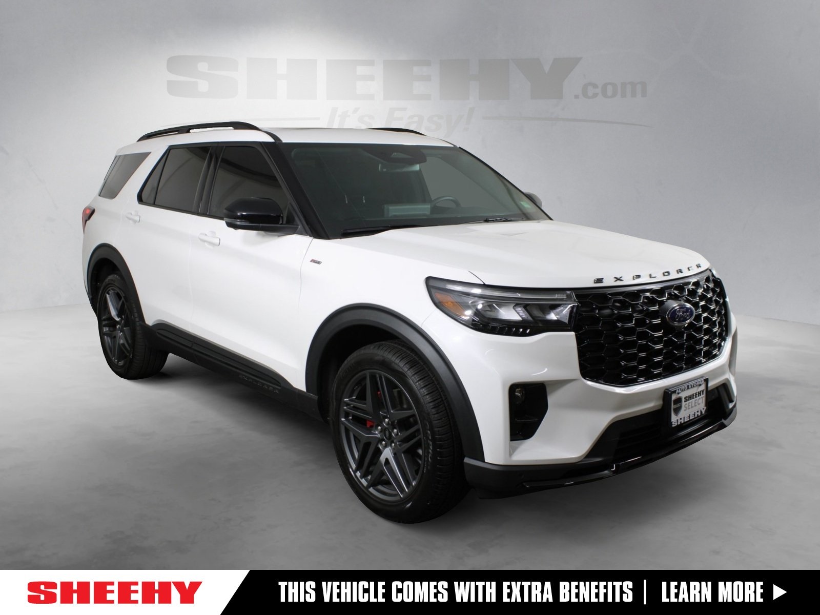 2025 Ford Explorer ST-LINE's photo