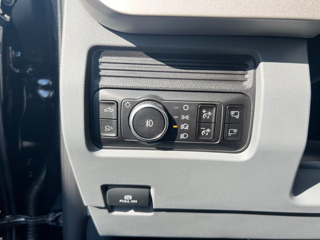 2025 Ford F-350 XLT photo 13