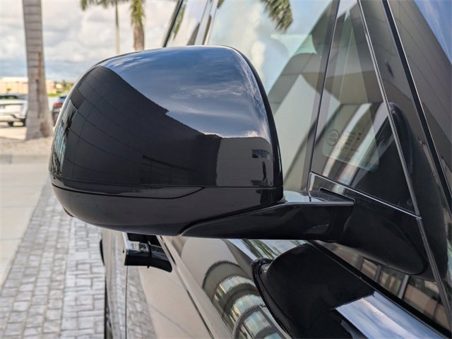2025 Land Rover Range Rover SE photo 12
