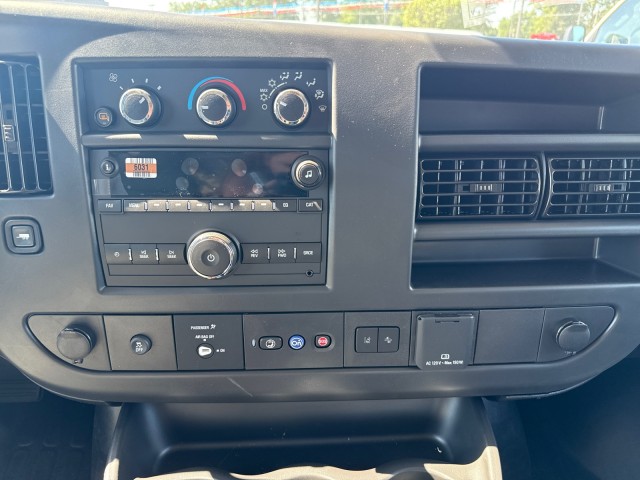 2025 Chevrolet Express Cargo 2500 photo 3