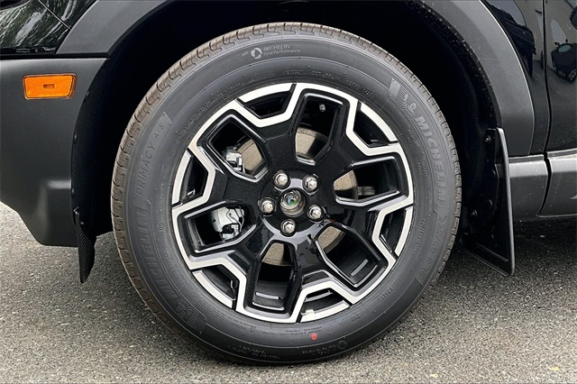 2025 Ford Bronco Sport Outer Banks photo 12