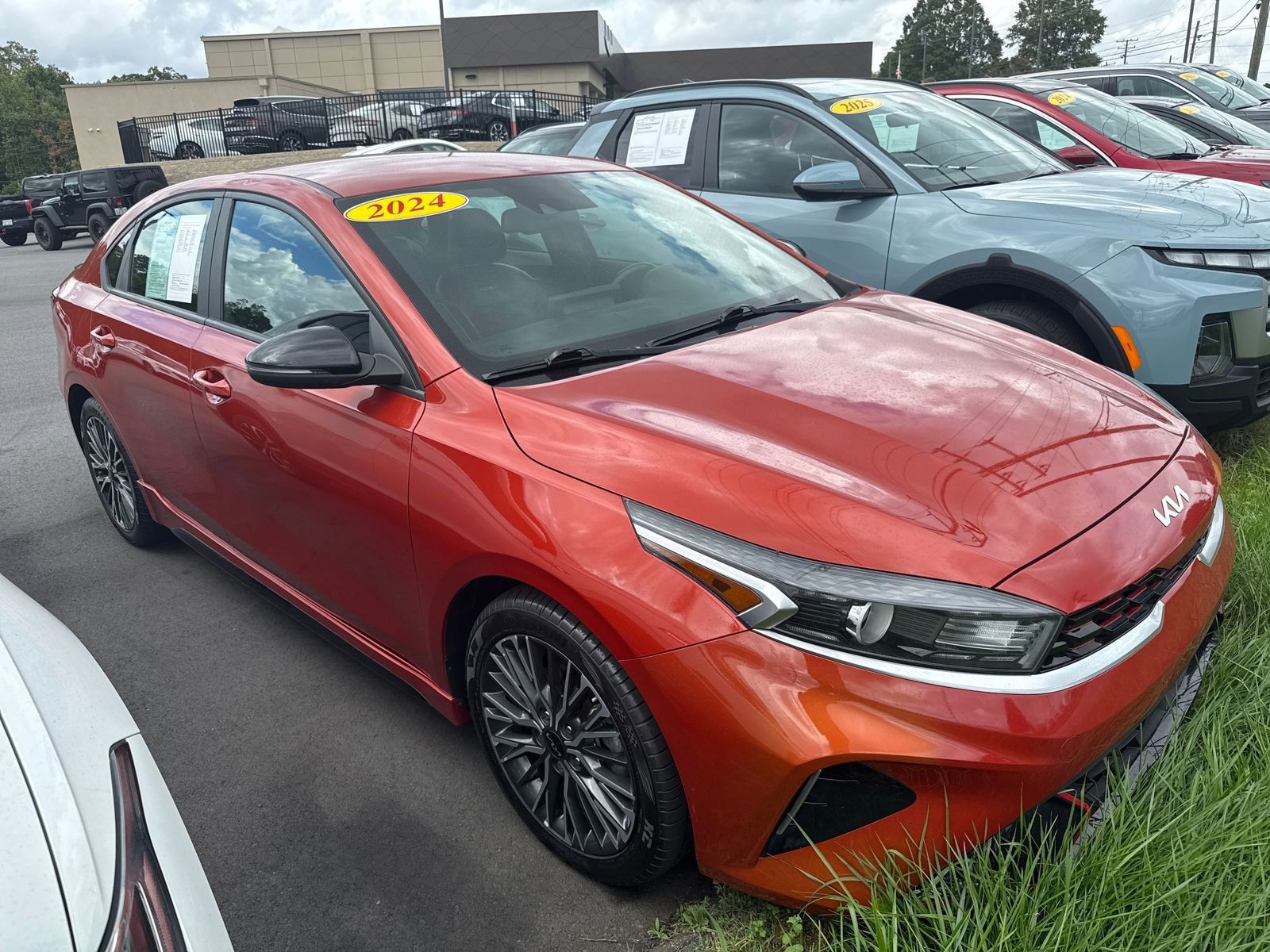 2022 Kia Forte GT-Line photo 3